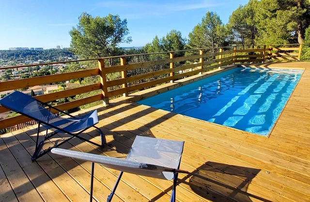 Villa with private pool in the countryside 3 km from Montpellier, beautiful view (city/sea)