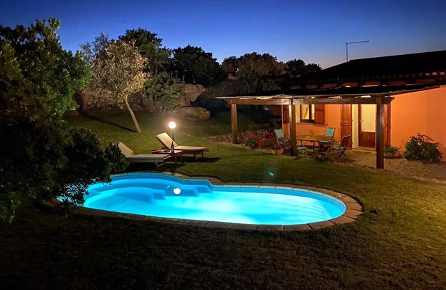 Villa with private pool and tennis, with wi-fi near Castelsardo