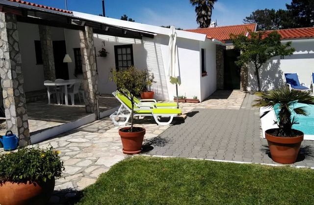 Villa with private pool and garden, near the beach and Lagoa