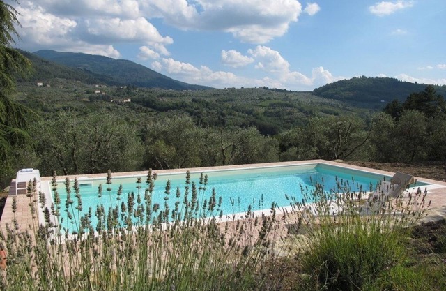 Villa con piscina en las colinas de Florencia a 25 km de Florencia