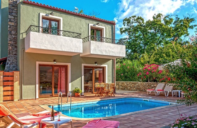 Villa con piscina privada y jacuzzi cerca de Elafonissi