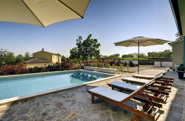 Villa con sauna y baño de burbujas en Žminj
