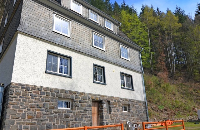 Idílico Ferienhaus im Wald en Liesen