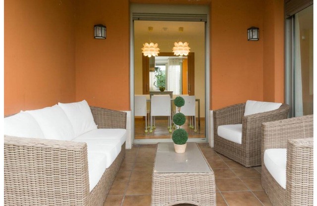 Chalet con vistas al mar , ideal para familias con niños