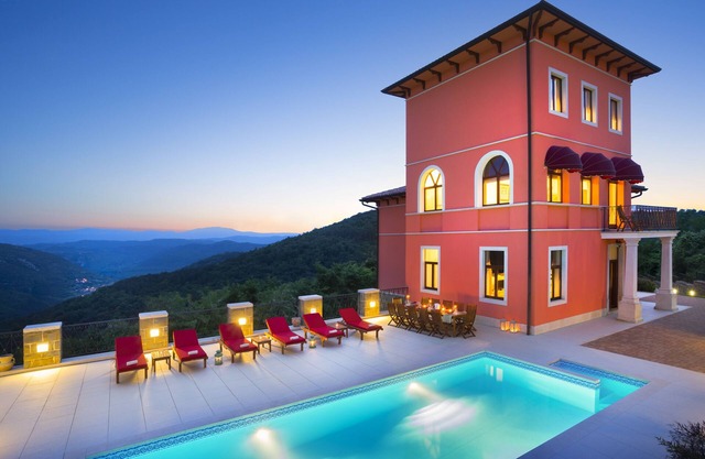 Villa con SPA y piscina al aire libre en el centro de Istria