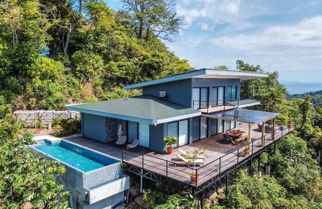 Villa with Stunning Isla Tortuga Seaview, Near Curu Park & Ferry in Blue Zone