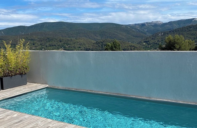 🌿 Villa with swimming pool and panoramic view Auriol Near Cassis, Marseille and Aix