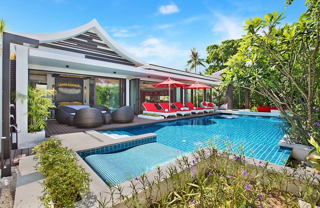 Villa tailandesa con mayordomo junto al mar en Lamai Koh Samui con playa privada