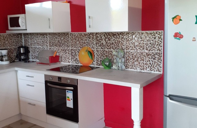 Villa con dos apartamentos (parte inferior de la villa con entrada independiente)