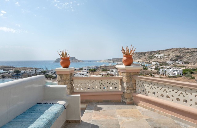 Villa 'Yani La Scala Luxury Villas' con vistas al mar, Wi-Fi y aire acondicionado