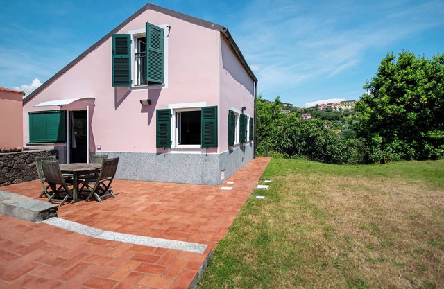 Villa 'Zafferano' con vistas al mar, Wi-Fi y aire acondicionado