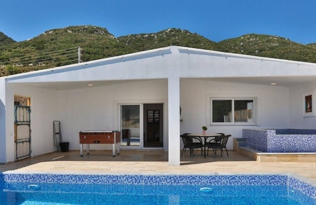 Villa Zeyno Villa de 1 dormitorio con piscina. Desayuno incluido