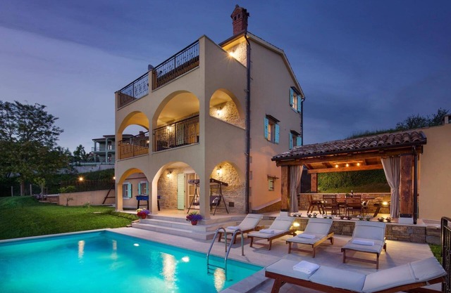 Villa Zora by Villa Plus