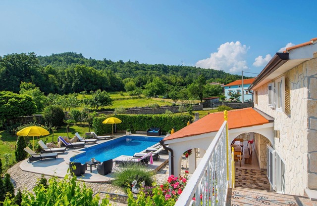 Villa zum Träumen mit Großem Pool