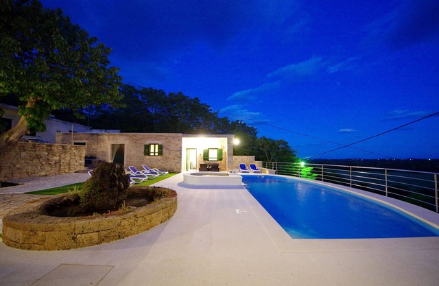 Increíble villa nueva en plena naturaleza con impresionantes vistas