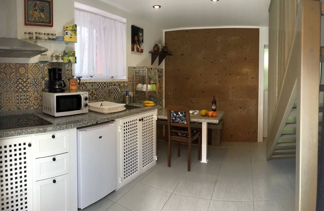 Casa de pueblo completamente reformada 4 apartamentos con patio en Arico Viejo.