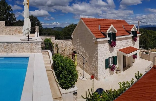 VILLAGE HOUSE "IVA", Makarska- Poljica Kozička