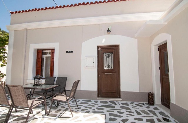Village House Volada