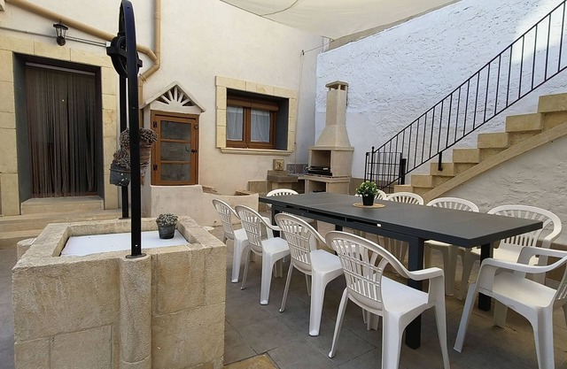 Casa de pueblo con patio y Barbacoa