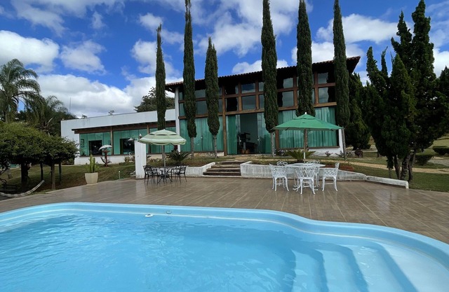 Villa hermosa y sofisticada, 450 m2, vista impresionante de las montañas.