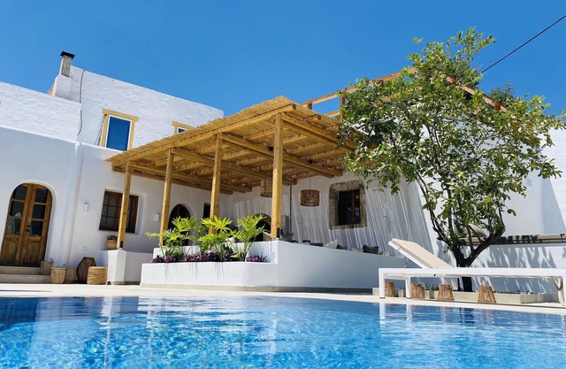 Village-Villa, Pool, central, Design