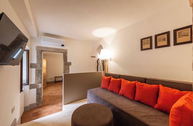 Villamena, Villa en Asís, OLMO-TORRE