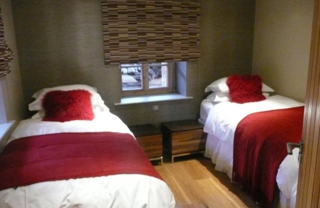 Villaroger Chalet, Sleeps 6 , Ski to Door,