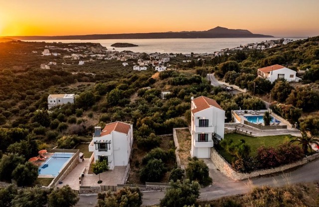 Villas Almyrida