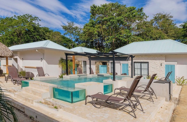 Villas VR Beachwalk Avellanas