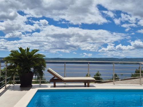 Villasanta De Luxe Apartments with Pool