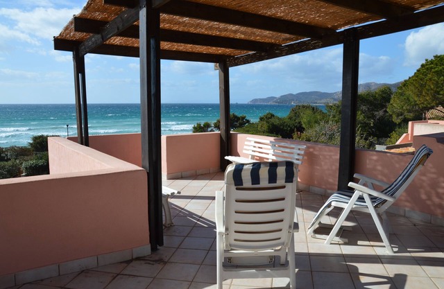 Villasimius: Spacious villa by the sea with panoramic terrace and garden