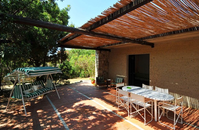 Villasimius, casa con jardín a 100 m. del mar