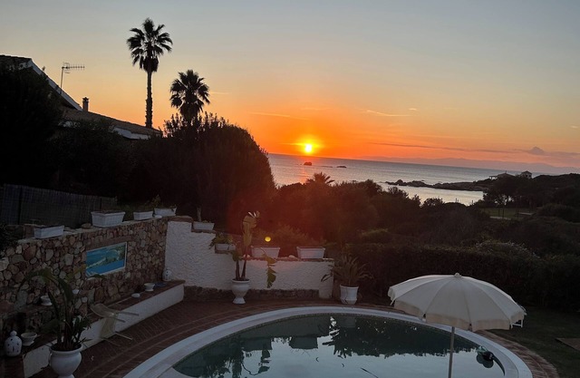 Residencia con piscina en el mar CALA CATERINA
