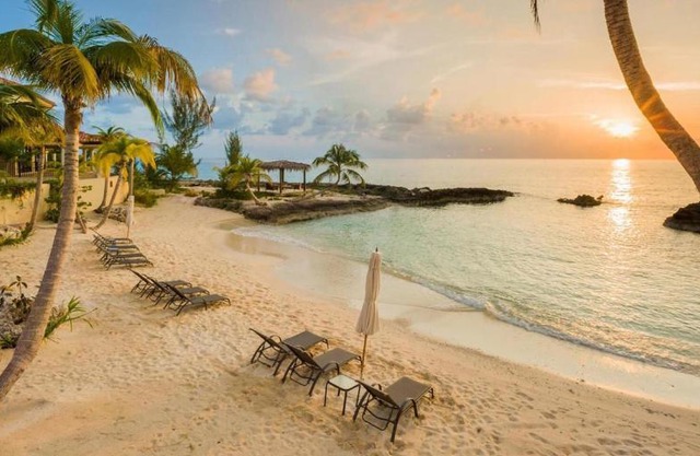 Ville Adiacente by Grand Cayman Villas & Condos