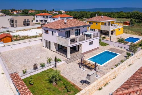Ville Novak Villaggio by Adex Travel
