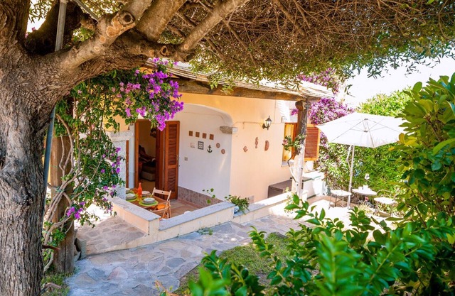 Villetta Giardino / Summer House with Garden- Budoni