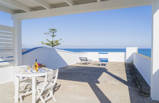 Villetta Meraviglia With Garden Sea View, Melendugno, Italy