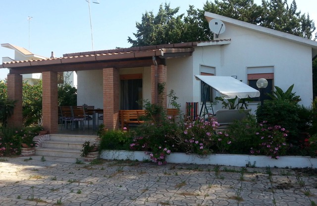 VILLFI DEI FIORI MENFI A POCOS PASOS DEL MAR
