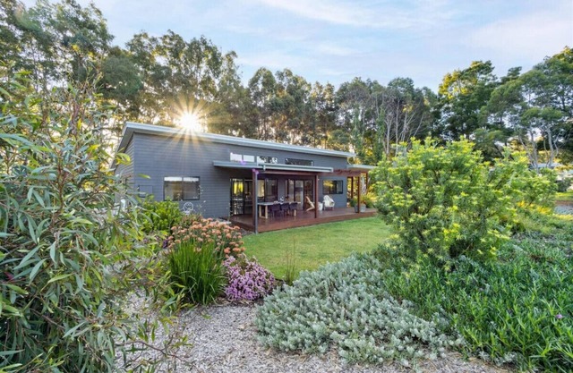 Vines and Stars - modern, new, rural, central to vineyards