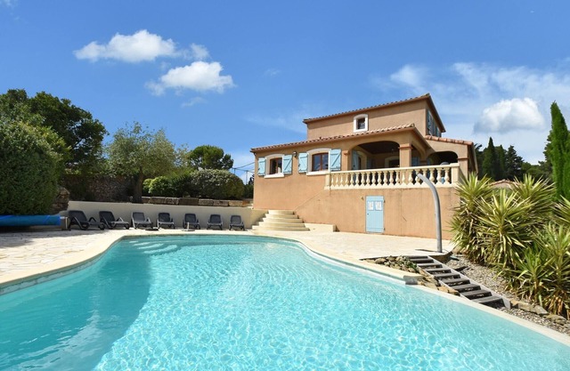 Villa en Montbrun con Piscina Privada