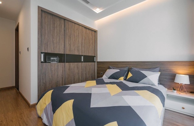 VINHOMES METROPOLIS 2 BEDROOMS