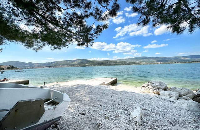 Vini - Direct by the sea and Free Parking - A3