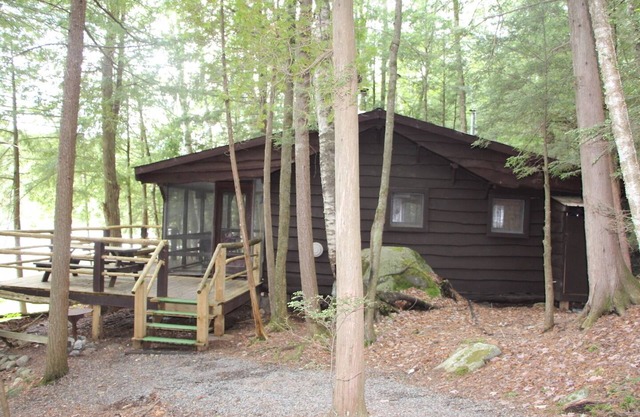 Adirondack Cabin Vintage Saranac Lake - pet friendly
