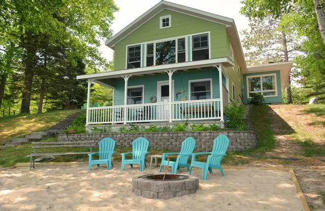Unique Bass Lake Cottage