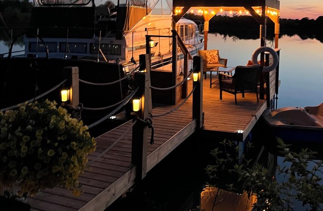 Vintage Boat Stay