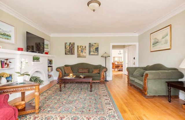 Vintage Chicago Gem: The Rockwell Retreat
