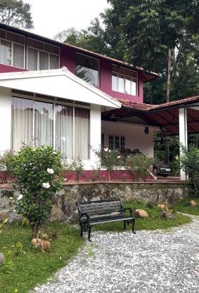Vintage Coffee Estate 3 Bedrooms 1 Cottage