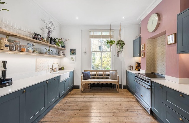 Vintage Elegance in Finsbury Park