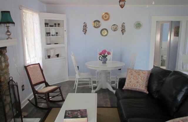 $ 135 Gorgeous Vintage Farm House, solo echa un vistazo a nuestras reseñas