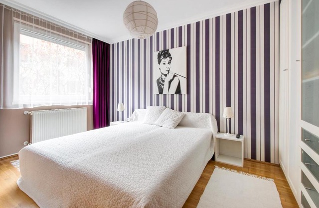 Viola - Newly furnished with free garage!